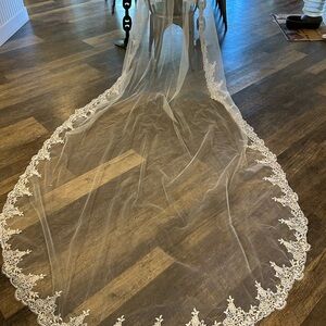 Elegant Cathedral-Length Lace Wedding Veil #1